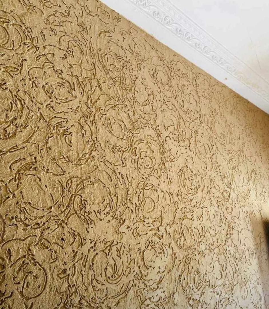 Exterior wall with geometric line finish